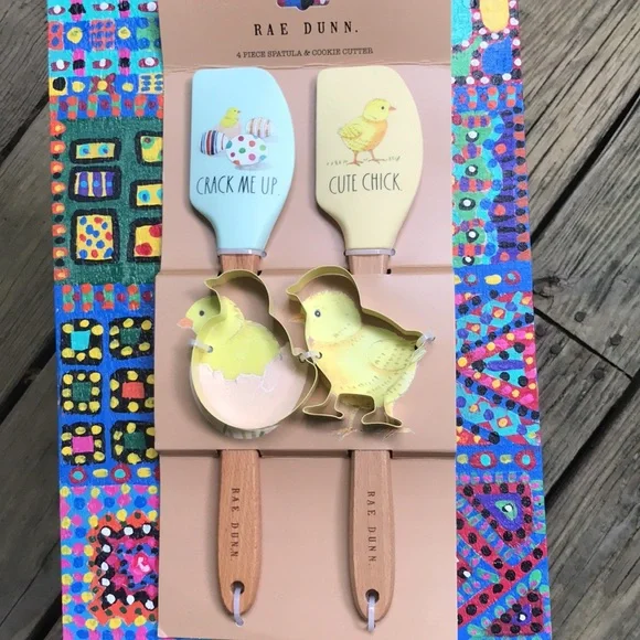 Rae Dunn Springtime 4 Piece Spatula & Cookie Cutter Set NWT - Picture 10 of 10